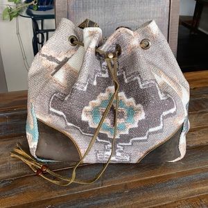 NWT Myra Temple Run Bucket Bag